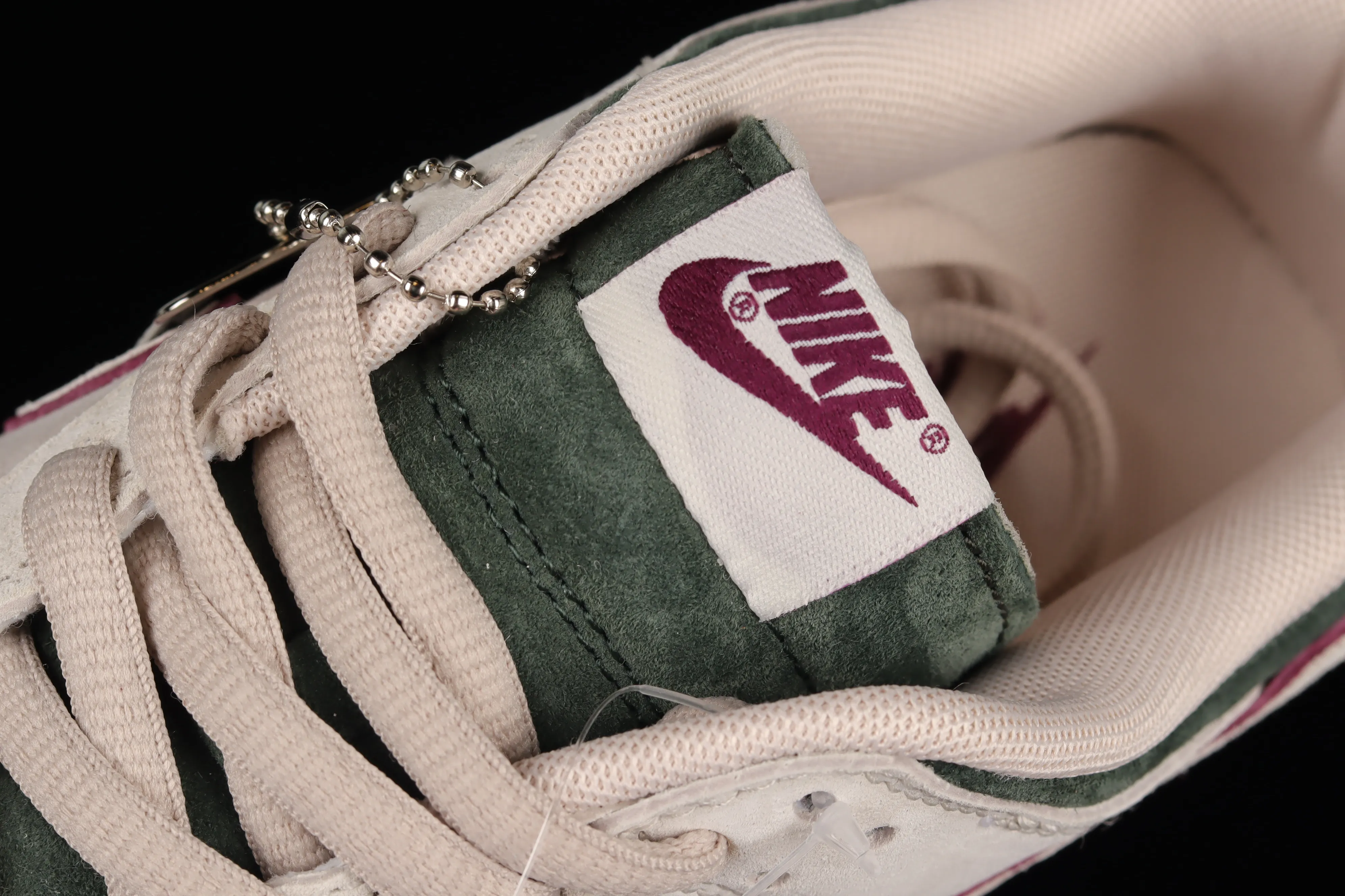 All Categories Nk SB Dunk Series Nk SB Dunk Low Low-top sneakers Otomo Katsuhiro x Nk SB Dunk Low "Steamboy OST" Otomo Katsuhiro co-branded SB low-top sports and leisure sneakers LF0039-013